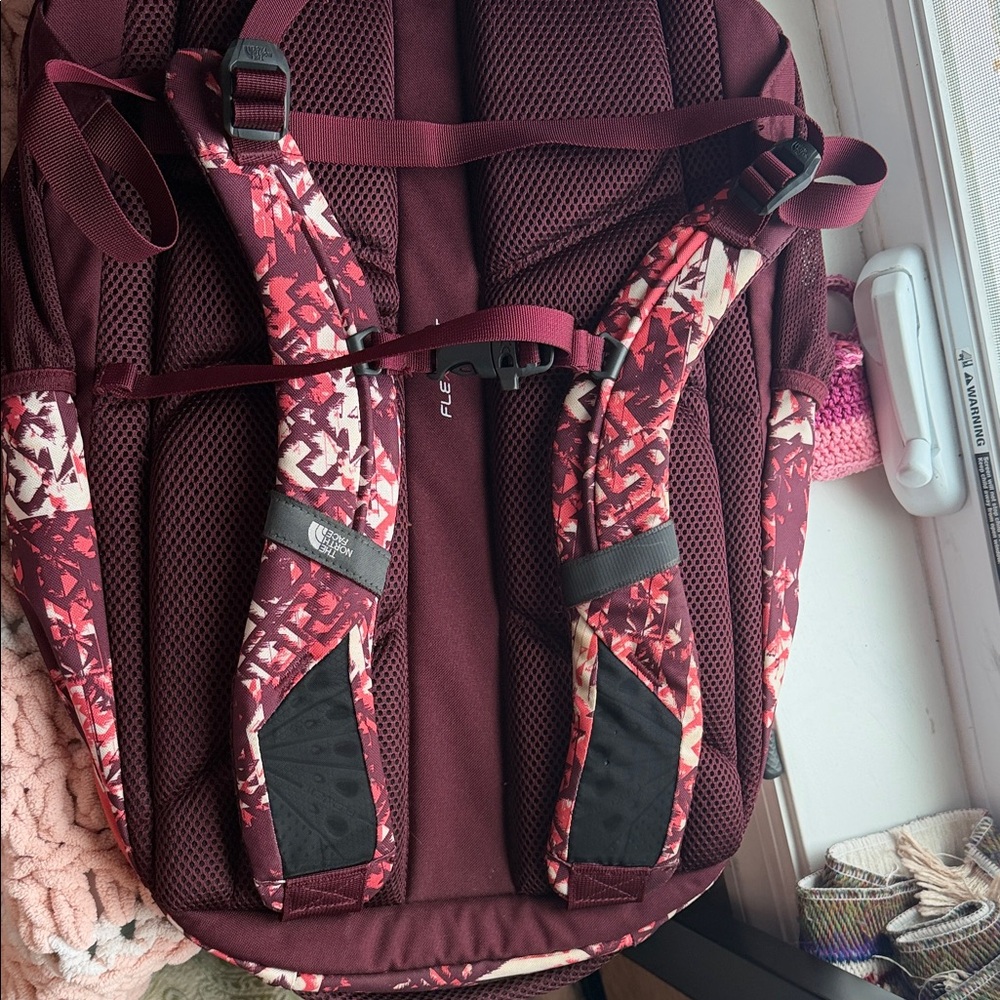 NWOT: The North Face Jester Burgundy Backpack with a cotton-silk bag charm - Picture 8 of 13